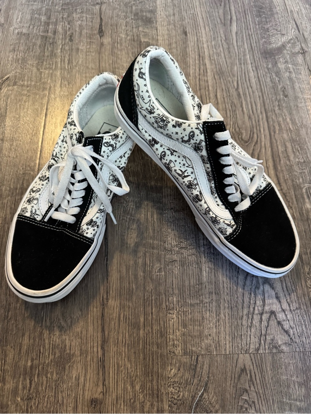 Vans Old Skool Women’s White Canvas with Black Tattoo Print Size W8 - Picture 4 of 8
